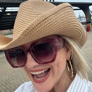 Meet your Posher, Selitha